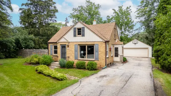 450 W Bradley Rd, Fox Point, WI 53217