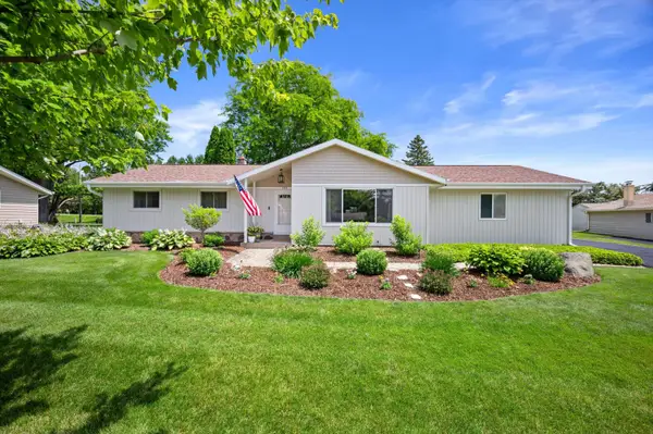 1420 Mount Ln, Richfield, WI 53033