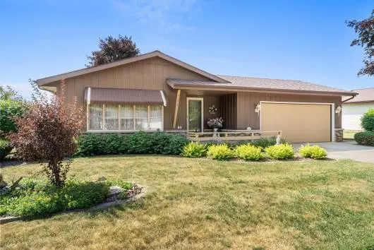 4321 Knuell St, Manitowoc, WI 54220 - #1