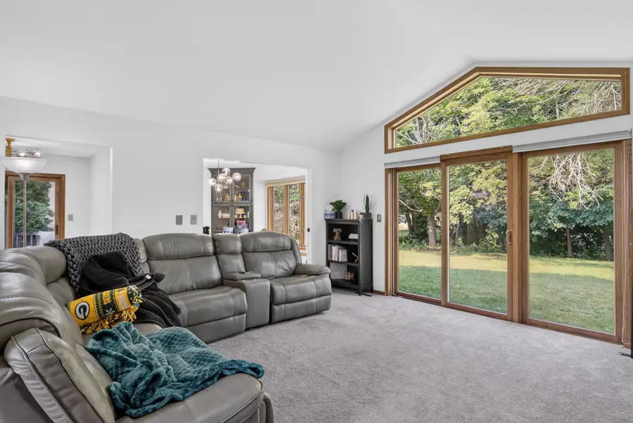 4418 Hunters Glen Dr, Sheboygan, WI 53083 - #2