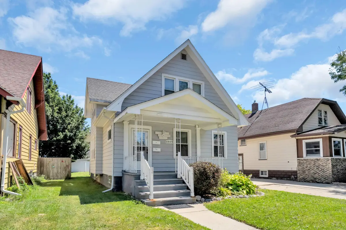5909 33rd Ave, Kenosha, WI 53144 - #1