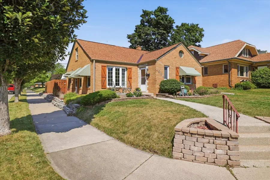 1036 Russet St, Racine, WI 53405 - #3