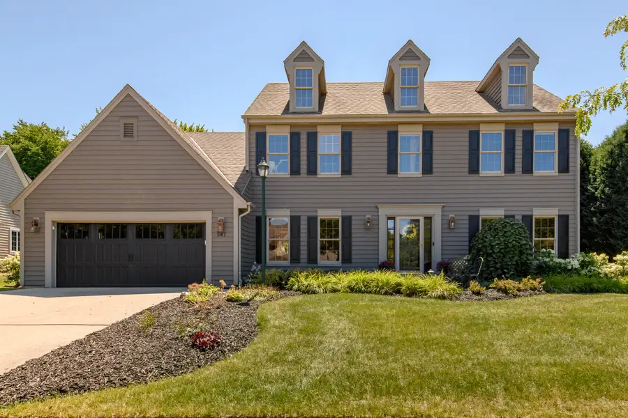 587 Cottonwood Ln, Grafton, WI 53024 - #2