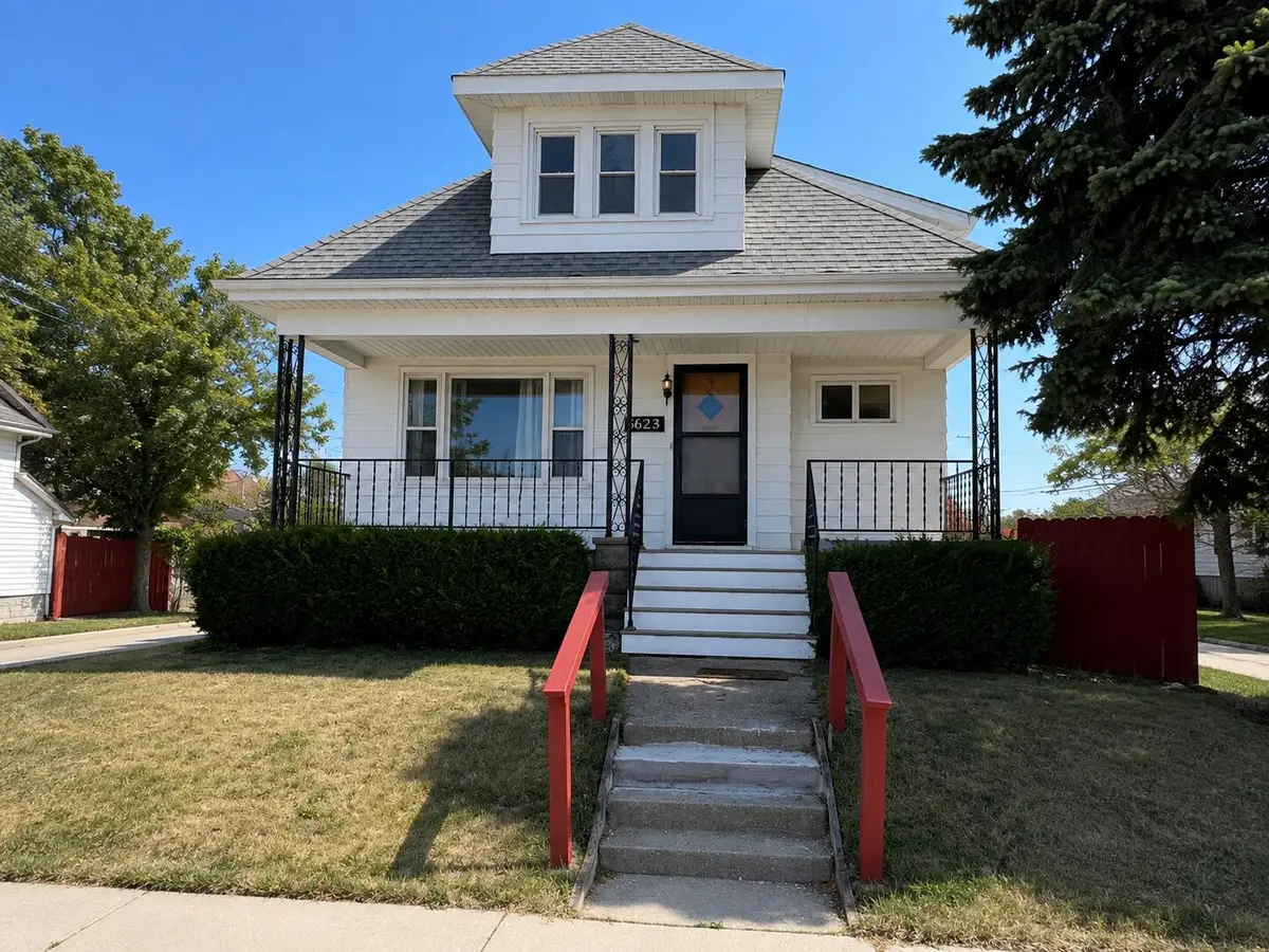 3623 E Morris Ave, Cudahy, WI 53110 - #1