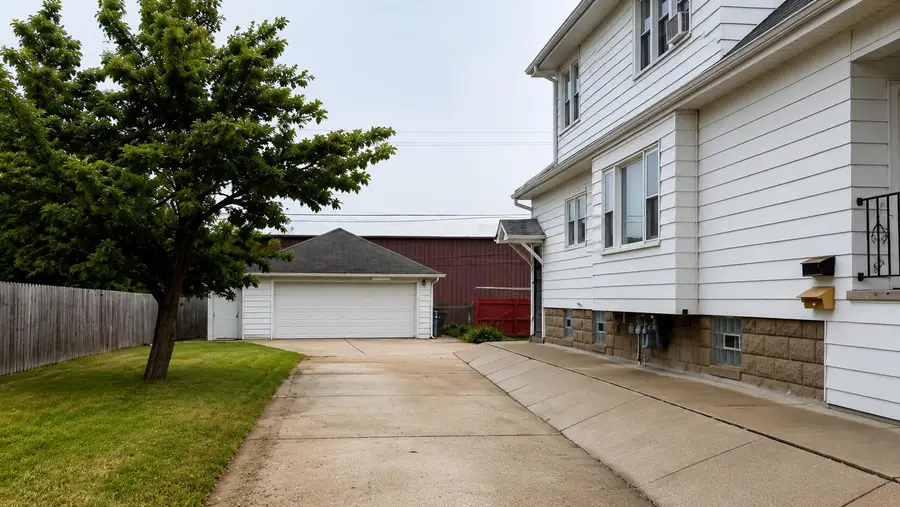 3623 E Morris Ave, Cudahy, WI 53110 - #3