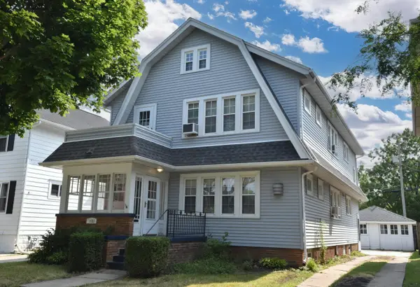 1025 Arthur Ave, Racine, WI 53405