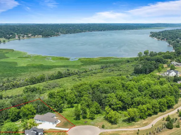 N2521 Preserve Ct, Geneva, WI 53147