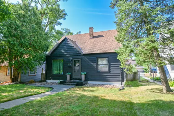 8113 W Townsend St, Milwaukee, WI 53222