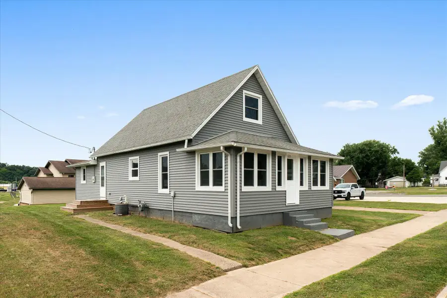 113 N Bird St, La Farge, WI 54639 - #2