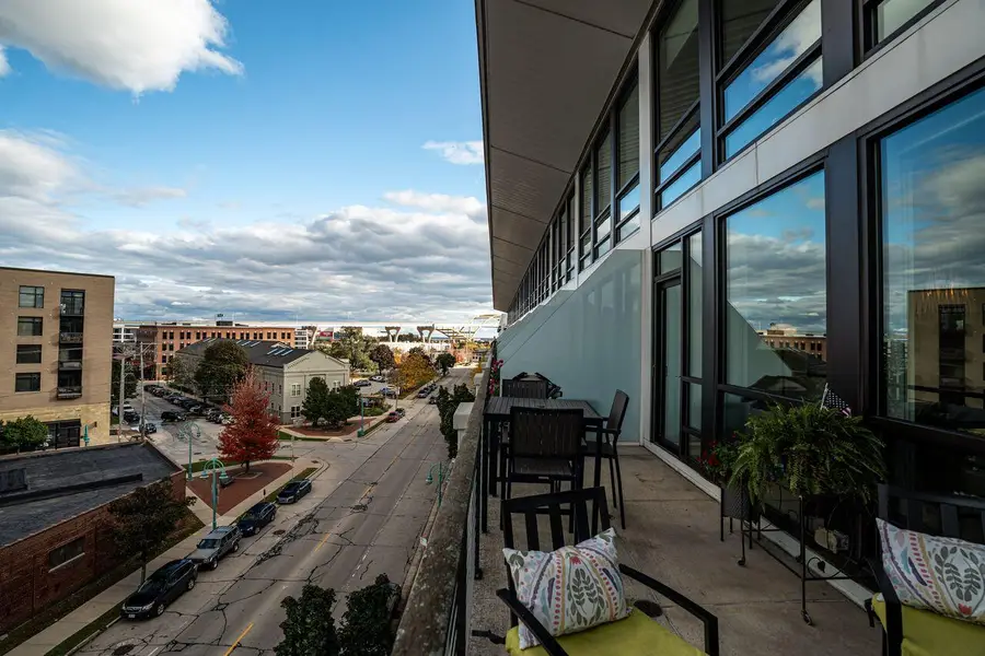 311 E Erie St, Milwaukee, WI 53202 - #2