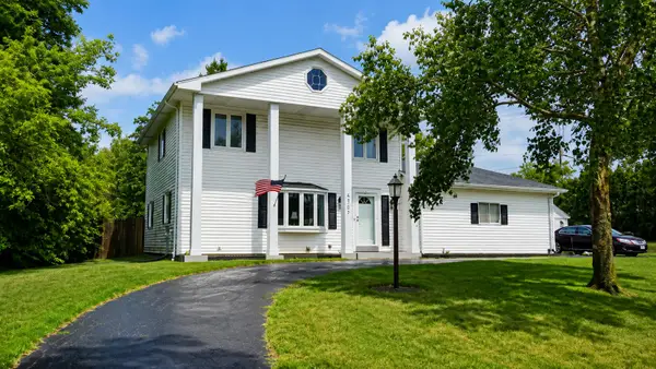 4707 S 81st St, Greenfield, WI 53220