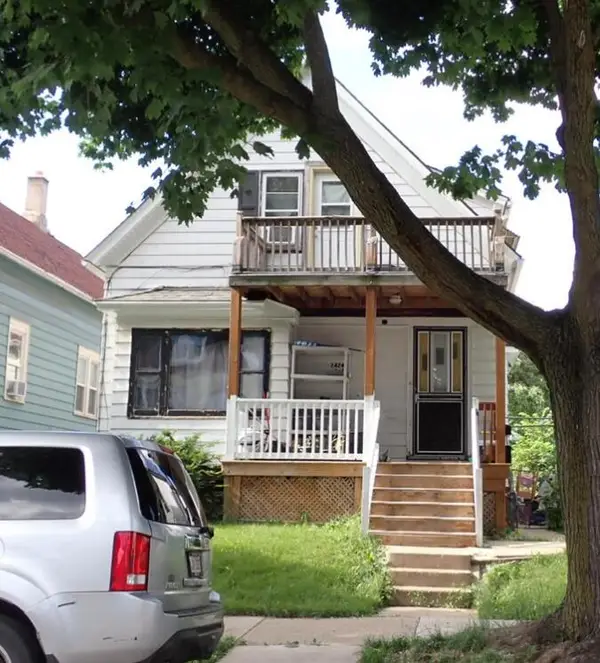 2424 W Maple St, Milwaukee, WI 53204