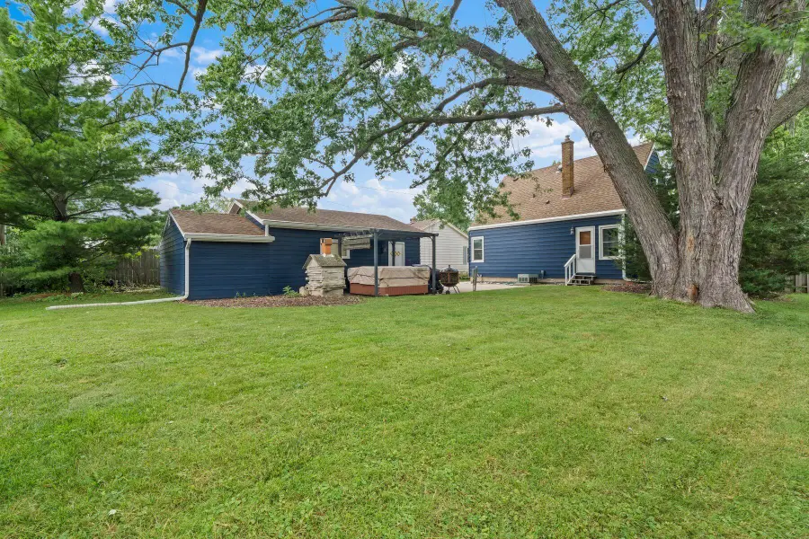 W167N8494 Theodore Ave, Menomonee Falls, WI 53051 - #2