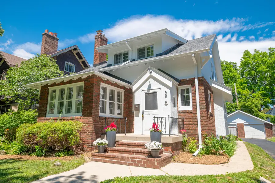 6816 Cedar St, Wauwatosa, WI 53213 - #2