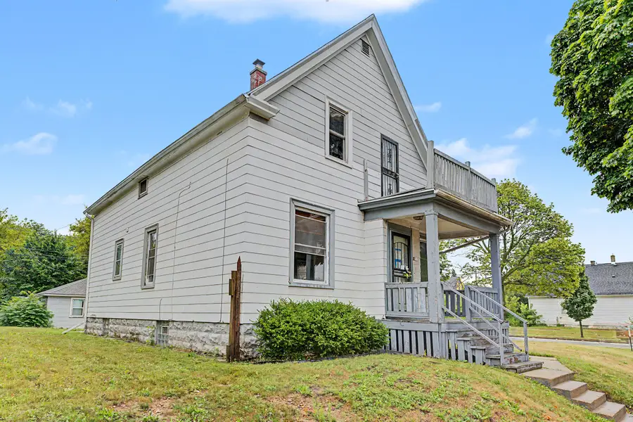 2910 N 17th St, Milwaukee, WI 53206 - #3