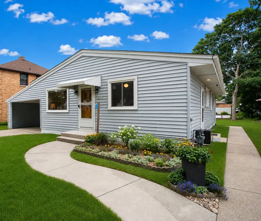 2419 S 81st St, West Allis, WI 53219 - #3