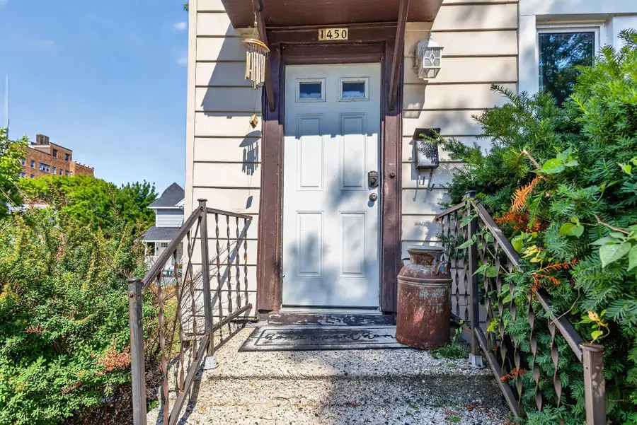 1450 N Humboldt Ave, Milwaukee, WI 53202 - #3