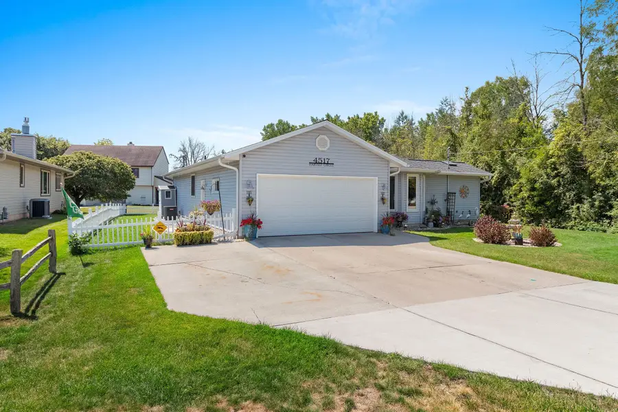 4517 Harvest Cir, Manitowoc, WI 54220 - #2