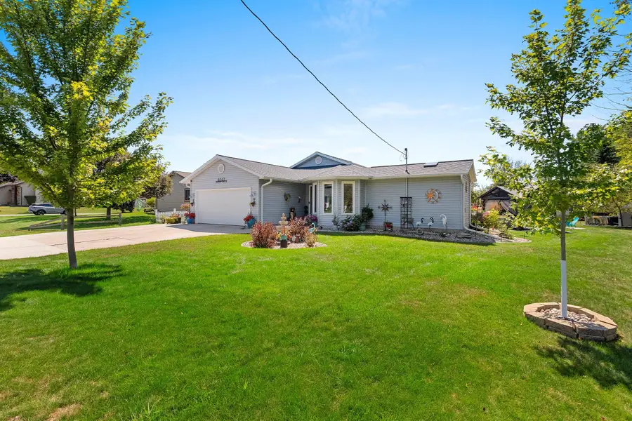 4517 Harvest Cir, Manitowoc, WI 54220 - #3