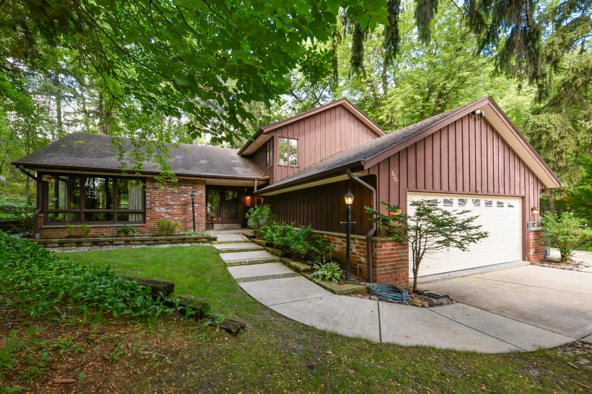 2367 S 118th St, West Allis, WI 53227 - #1