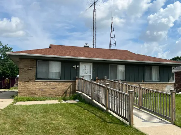 5326 68th St, Kenosha, WI 53142