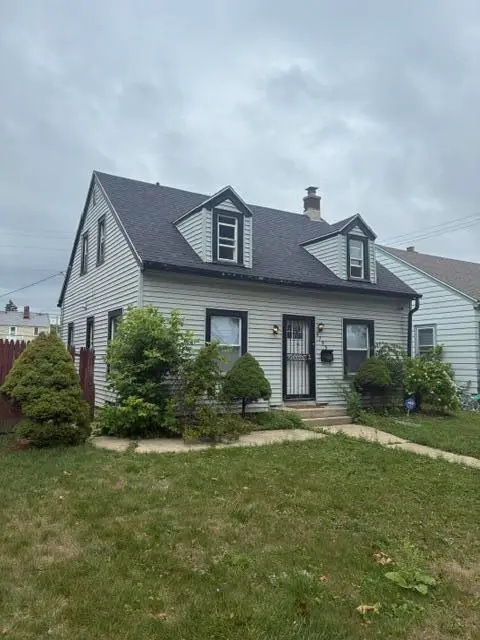 4753 N 19th Pl, Milwaukee, WI 53209 - #1