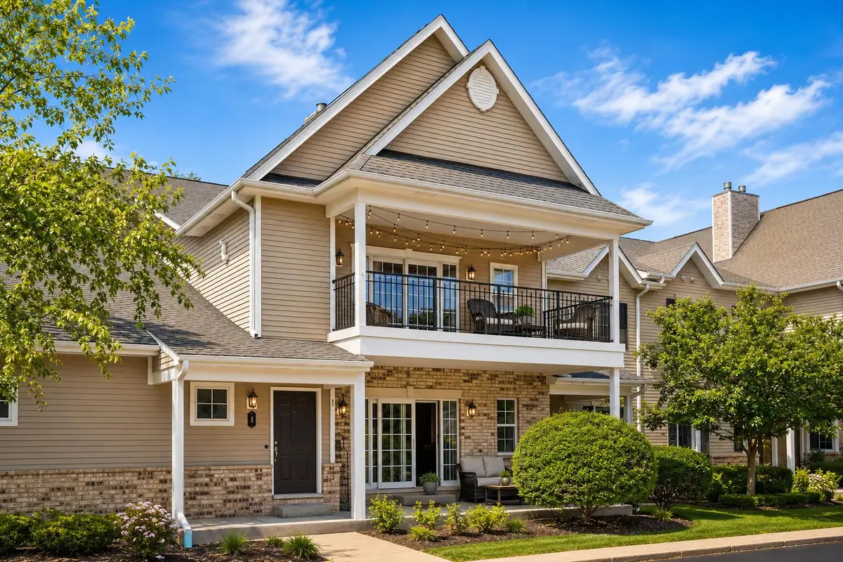 7942 Williamsburg Ct, Bristol, WI 53104 - #1
