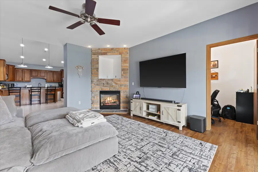 7942 Williamsburg Ct, Bristol, WI 53104 - #3