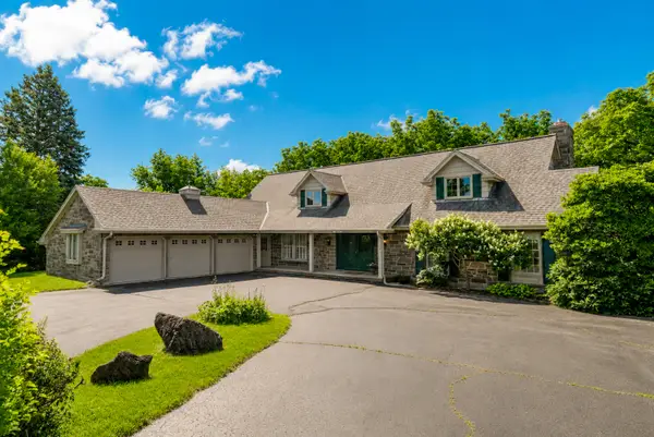 W215N5354 Ada Ct, Menomonee Falls, WI 53051