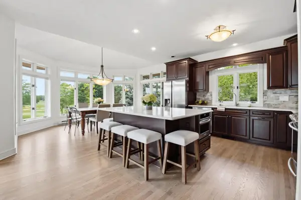 1801 E Bristlecone Dr, Hartland, WI 53029