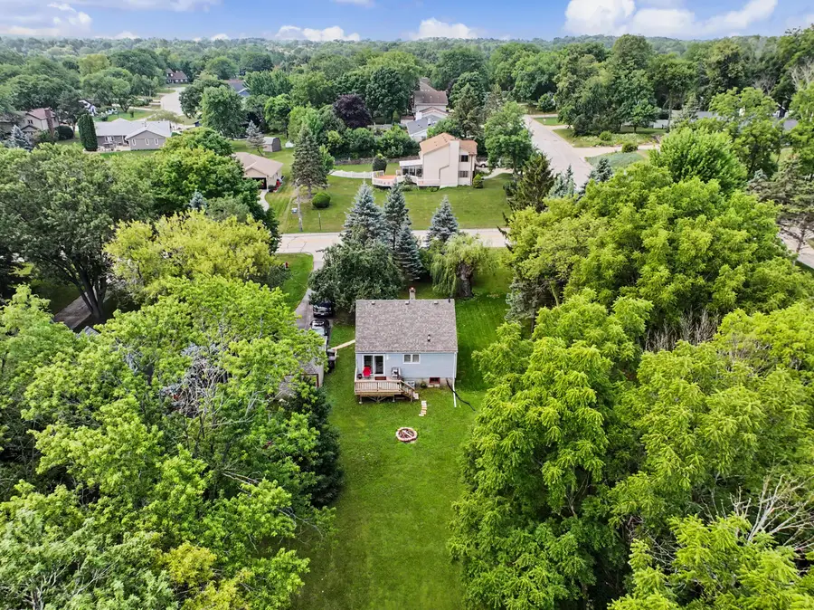 11810 W Howard Ave, Greenfield, WI 53228 - #2