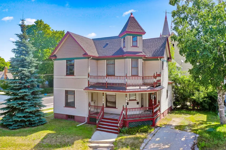 635 N Water St, Manitowoc, WI 54220 - #2