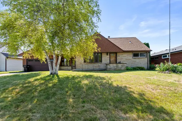 3707 Brooklawn Cir, South Milwaukee, WI 53172