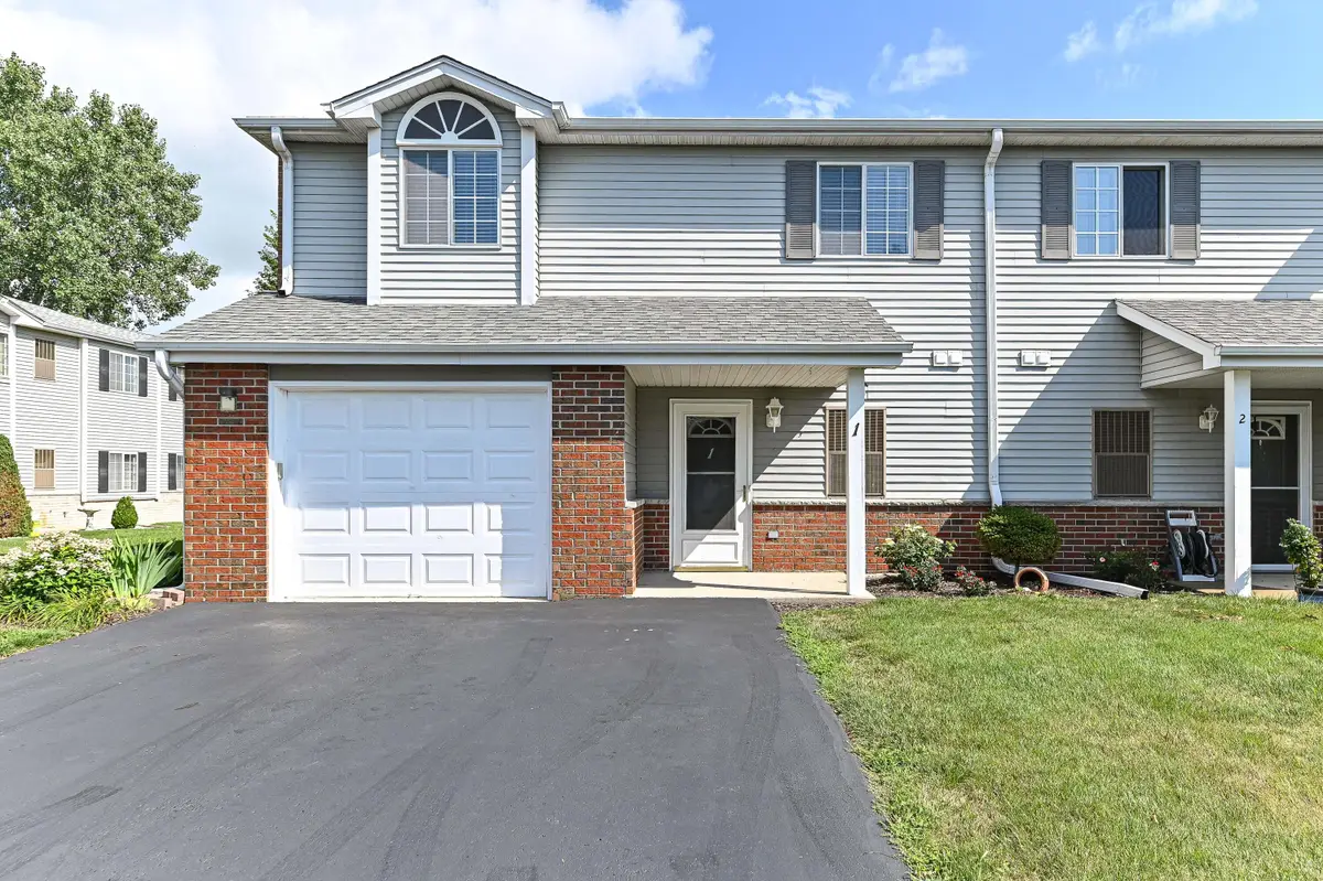 7122 Fieldview Dr, Mount Pleasant, WI 53406 - #1