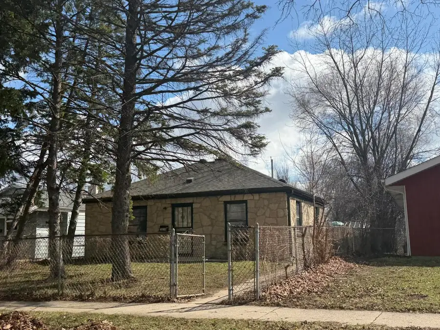 5858 N 80th St, Milwaukee, WI 53218 - #3
