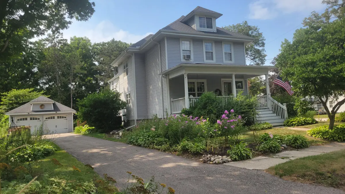 303 S Washington St, Lake Mills, WI 53551 - #1