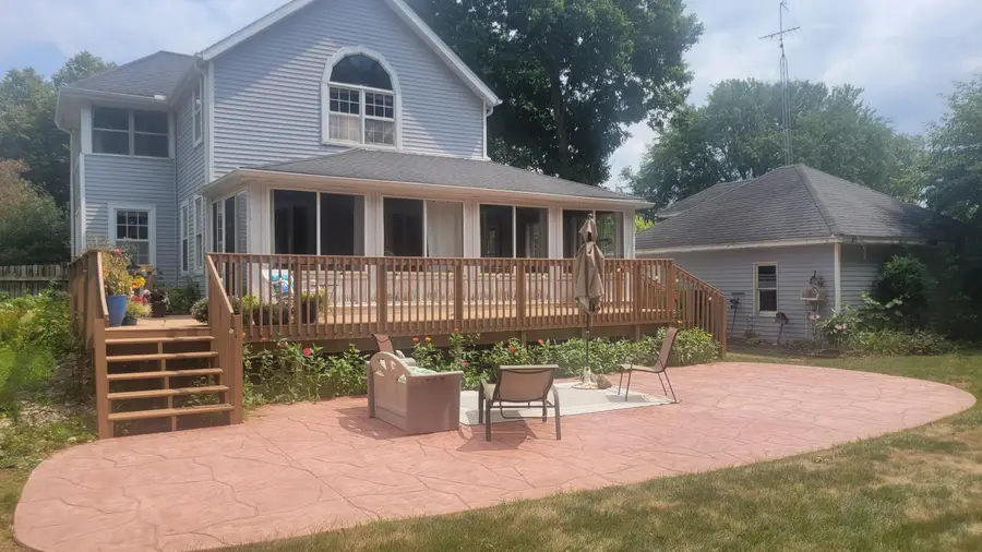 303 S Washington St, Lake Mills, WI 53551 - #2