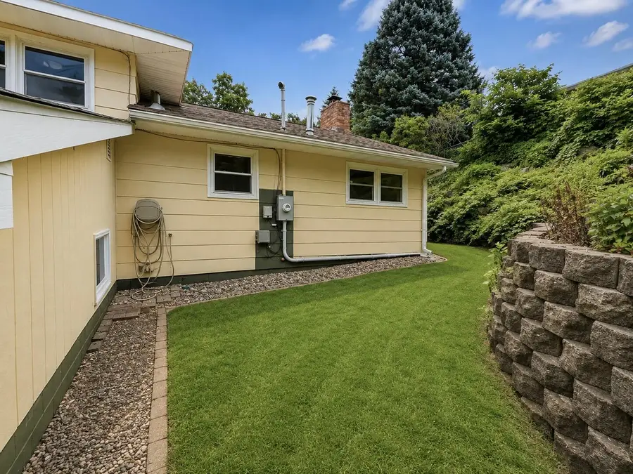 817 Clarks Ln, Winona, MN 55987 - #3