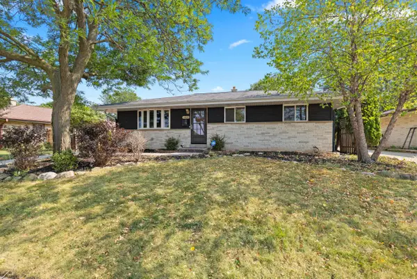 1409 W Wanda Ave, Milwaukee, WI 53221