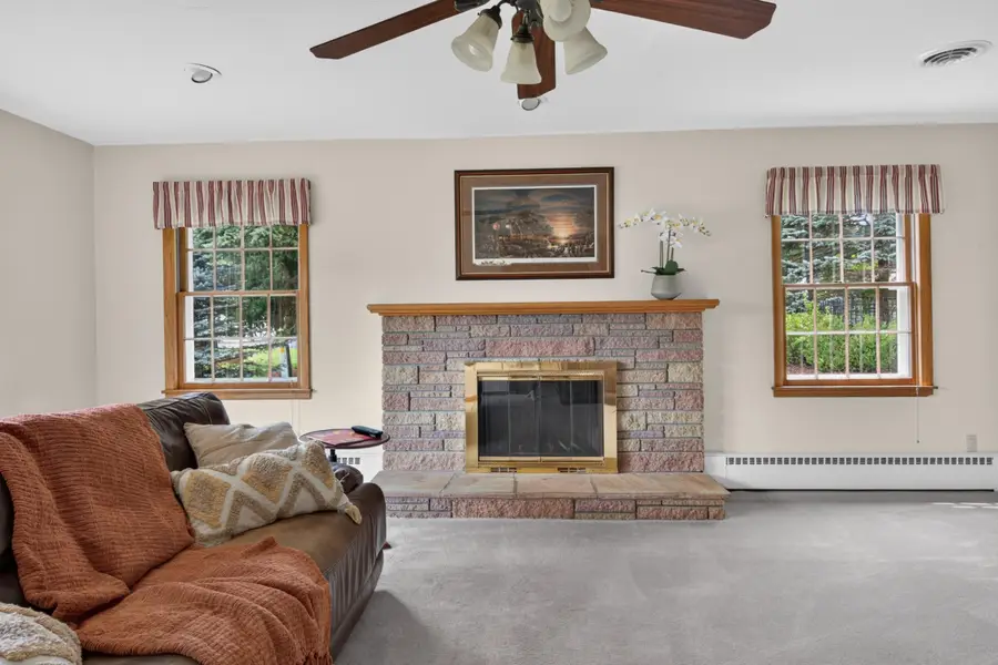 5106 Columbia Rd, Cedarburg, WI 53012 - #2