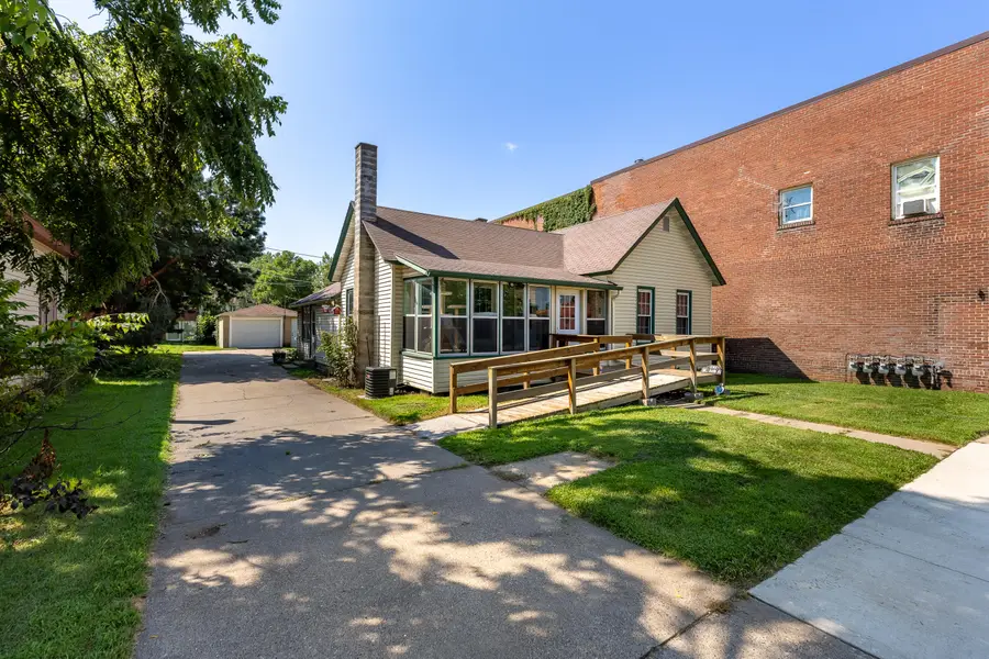 681 W 5th St, Winona, MN 55987 - #2