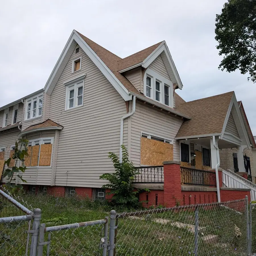 2545 N 21st St, Milwaukee, WI 53206 - #3