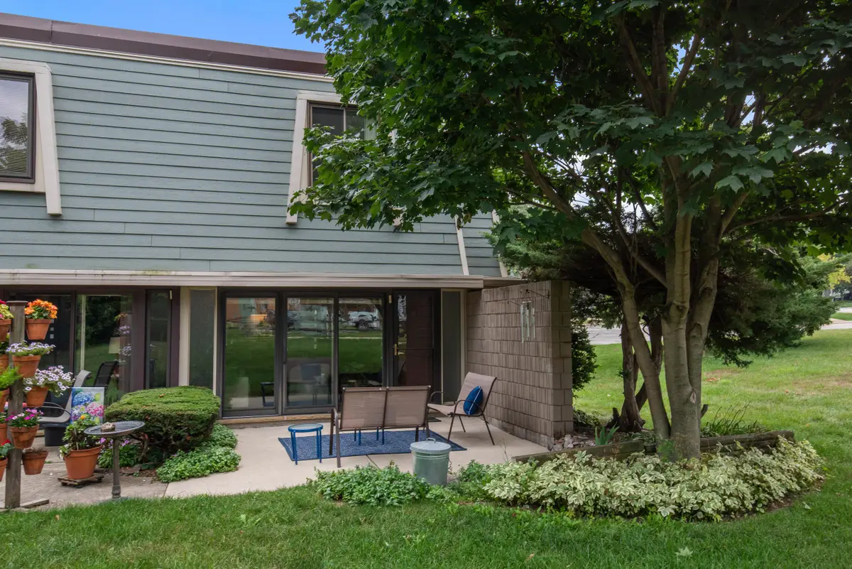 3333 5th Ave, South Milwaukee, WI 53172 - #1