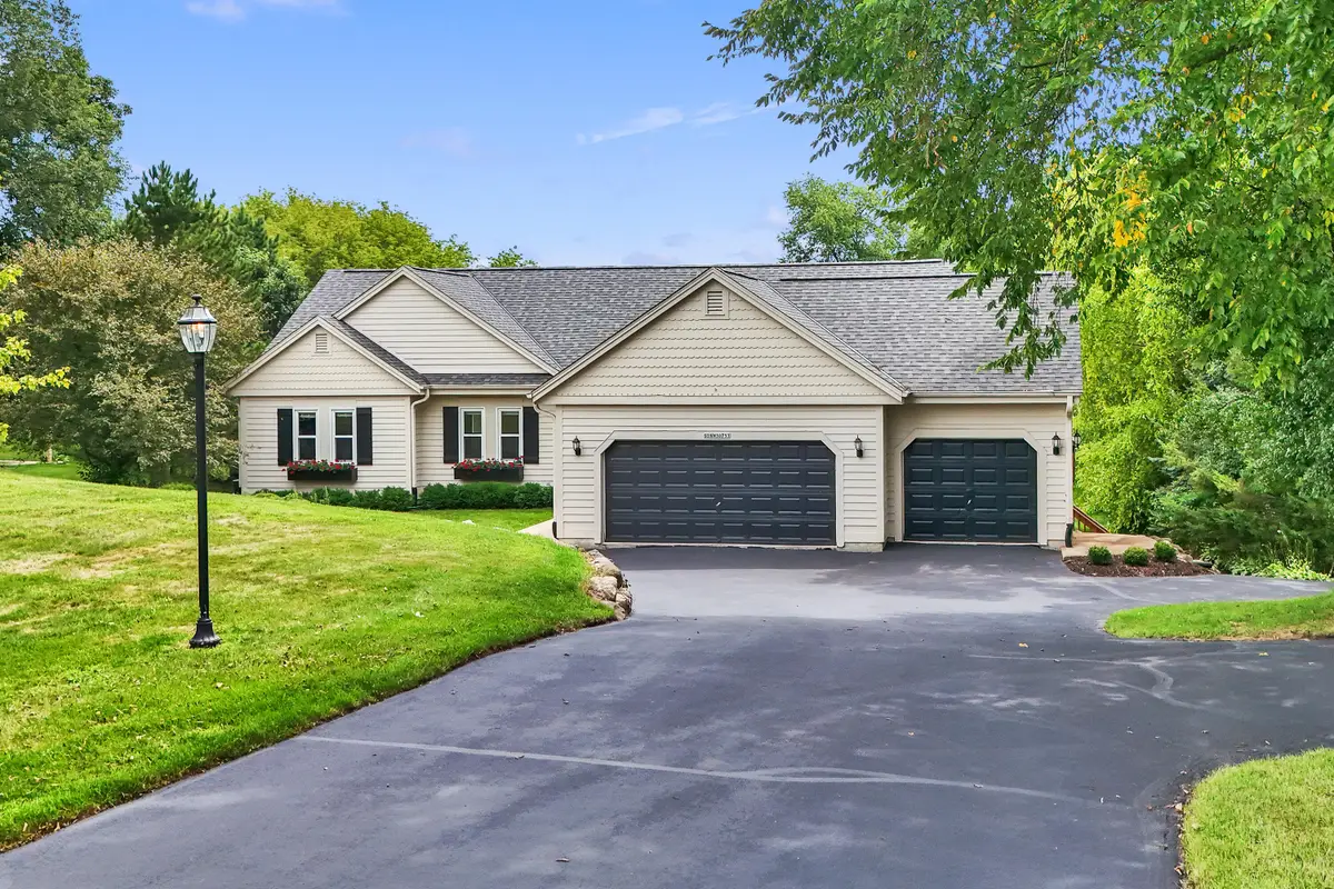 S28W30753 Wild Berry Ln, Waukesha, WI 53188 - #1