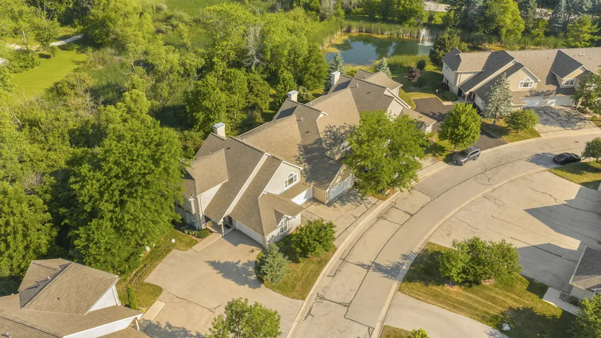 9140 W Elm Ct, Franklin, WI 53132 - #1