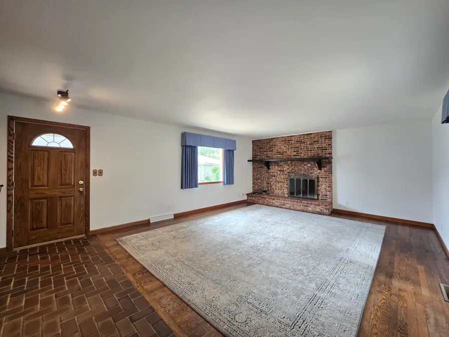 8113 W Ohio Ave, Milwaukee, WI 53219 - #2