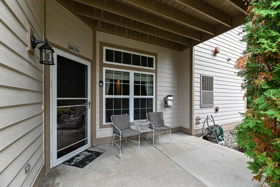8634 S Roxbury Way, Oak Creek, WI 53154 - #2