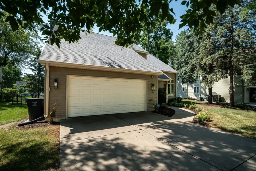 10541 W Pine Ridge Rd, Milwaukee, WI 53228 - #3