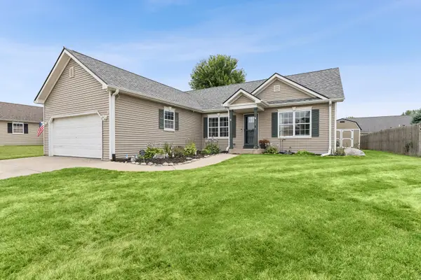 1409 E Pinecrest Ln, Elkhorn, WI 53121