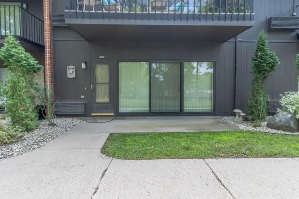 7 Zurich Ct, Geneva, WI 53147